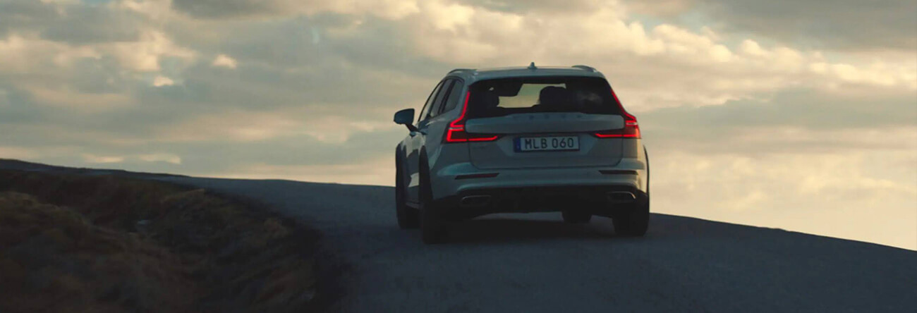 Volvo V60 Cross Country — обзор, цены, фото, комплектации