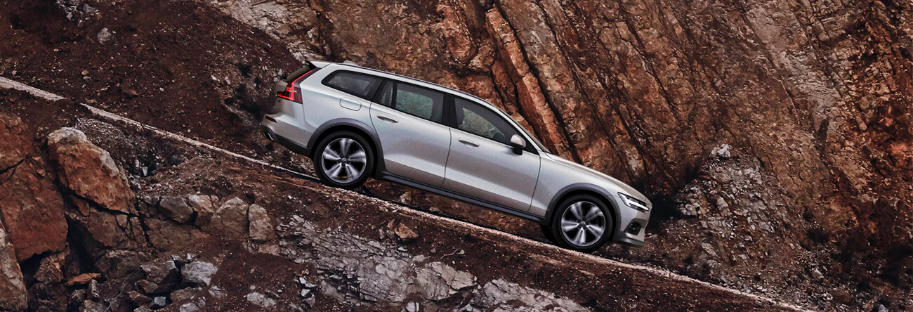 Volvo V60 Cross Country — обзор, цены, фото, комплектации