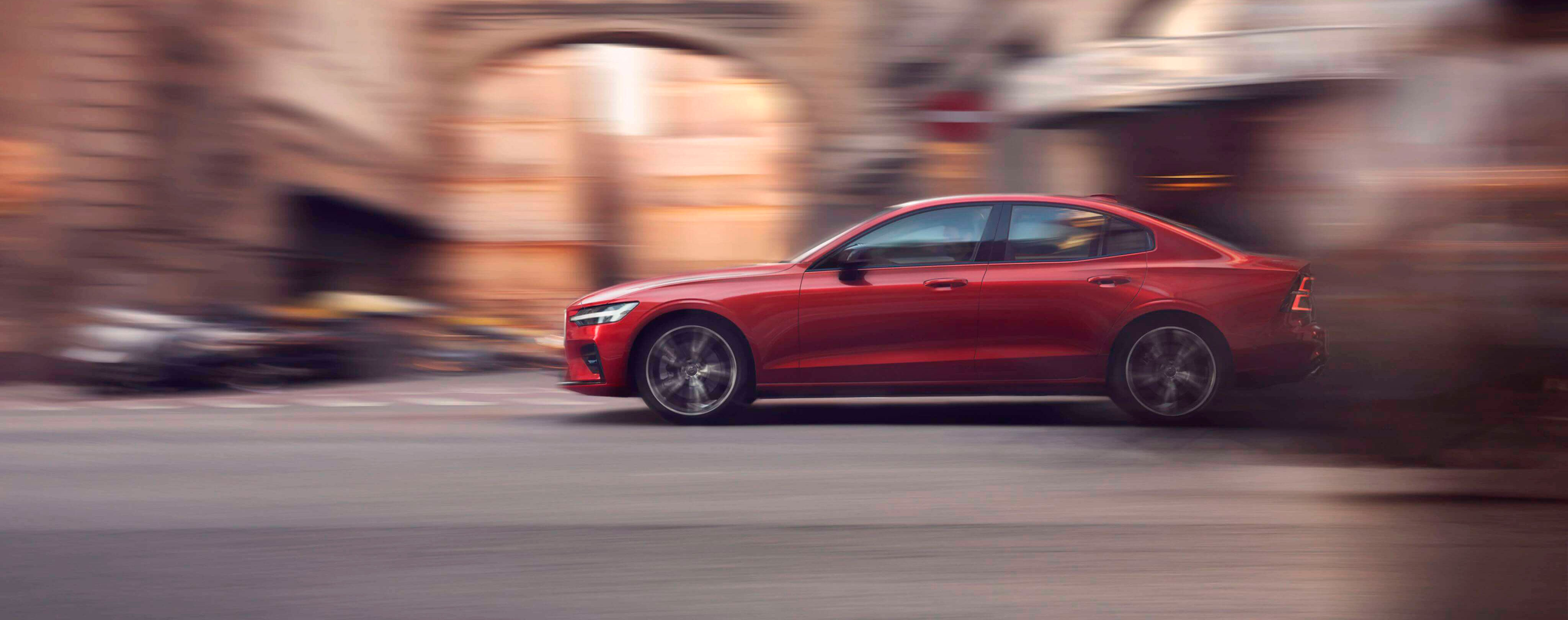 Динамичный седан Volvo S60 2019. Обзор рестайлинговой модели